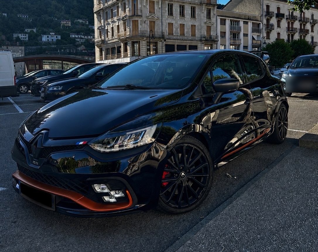 Renault Clio RS noire après polissage