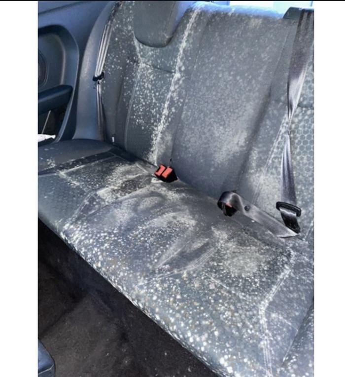 Banquette arrière avant nettoyage